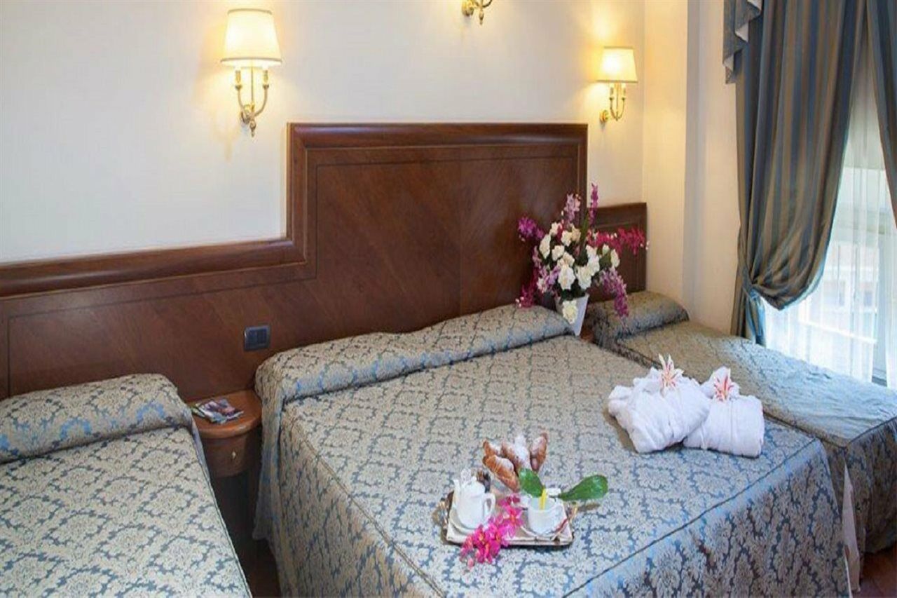 Hotel Embassy Firenze Esterno foto